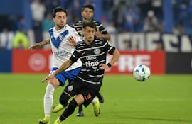 El volante Javier Domínguez (25 años), se marcha de Olimpia para jugar en Atlético Tucumán del fútbol argentino a préstamo por una temporada.