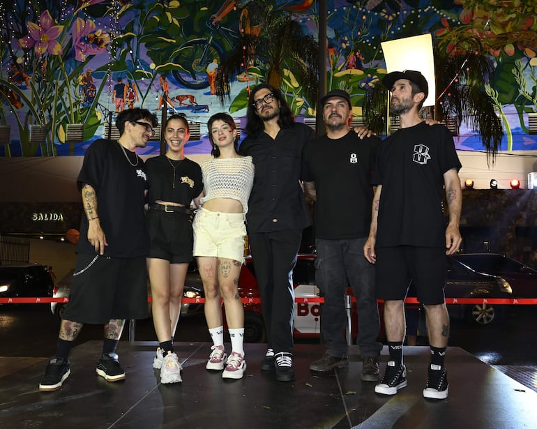 Pablo O’ Connor, Macarena Marc, Maya Raya, Oz Montanía, Iván Vázquez y Matías Ferreira. 