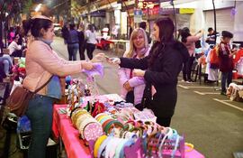 La feria de los emprendedores se realiza sobre la avenida Pampliega de Ciudad del Este.