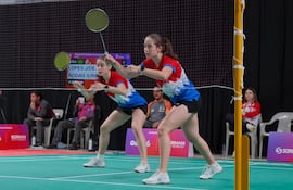 Las mellizas Sofía y Paula Rodas consiguieron la medalla de bronce en dobles femenino del bádminton de estos juegos en Argentina.