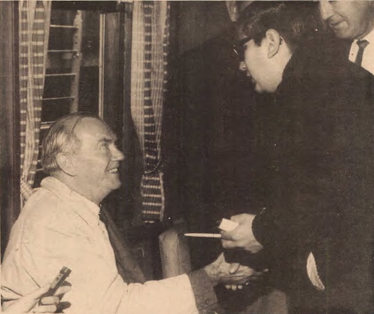 Graham Greene durante su visita a Asunción en 1968.