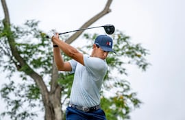 Erich Fortlage (19) se mantiene a tiro de campeonato en Lima.