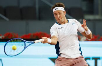 Casper Ruud avanza a pasos firmes en el Masters de Madrid.