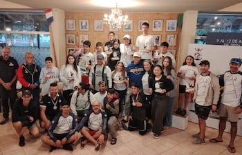 Participantes y organizadores de la Regata "Héroes de la Independencia", que se realizó en dos jornadas, el sábado y domingo.