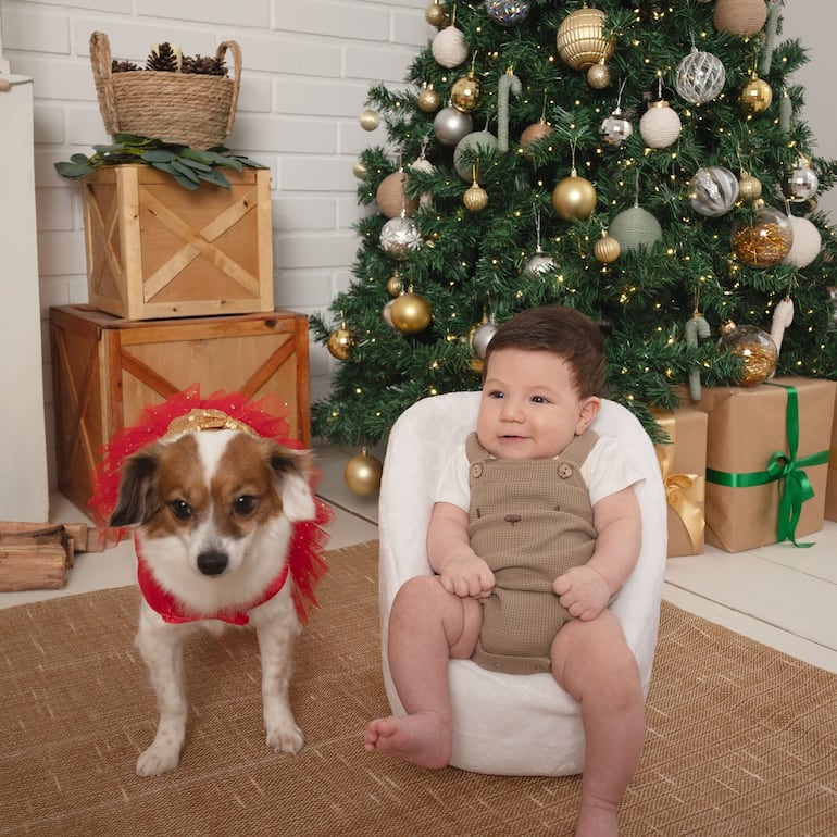 Mark Isaías y Winnie, los tesoros del hogar de Celeste Villalba y Ronaldo Dejesús. (Instagram/Celeste Villalba)