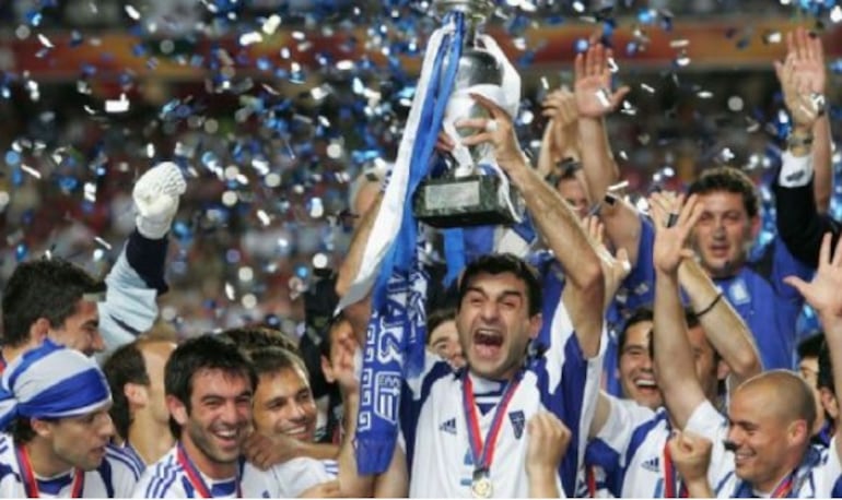El 4 de julio de 2004, Grecia dio la mayor sorpresa en la historia de la Eurocopa al vencer a Portugal en la final de la Eurocopa 2004.