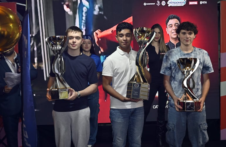 En Fórmula Mundial: 1) Toledo B., 2) Beisemann y 3) Orrego.