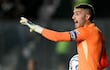 Olimpia's Uruguayan goalkeeper #01 Gaston Olveira gives instructions during the first leg of the Copa Sudamericana round of 16 football match between Brazil's Vasco da Gama and Paraguay's Olimpia, at the Sao Januario stadium in Rio de Janeiro, Brazil, on August 13, 2026. (Photo by MAURO PIMENTEL / AFP)