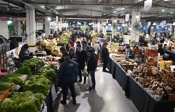 Muchos de los productores que comenzaron con un sencillo puesto de hortalizas hace 26 años siguen hasta hoy y se han convertido en empresarios gracias a la plataforma que les proporcionó el Agroshopping.