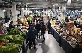 Muchos de los productores que comenzaron con un sencillo puesto de hortalizas hace 26 años siguen hasta hoy y se han convertido en empresarios gracias a la plataforma que les proporcionó el Agroshopping.