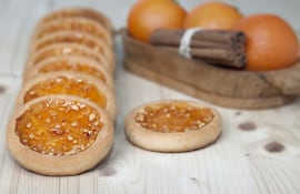 Pepas con dulce de mandarina.