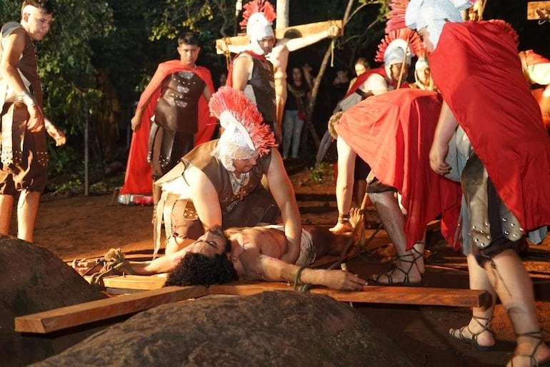 En Yaguarón invita a vivir la Semana Santa.