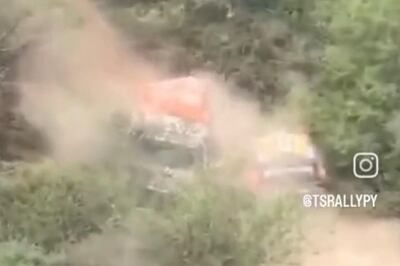 El momento en el que la camioneta de seguridad obstaculiza a Fau Zaldívar en la PE11.