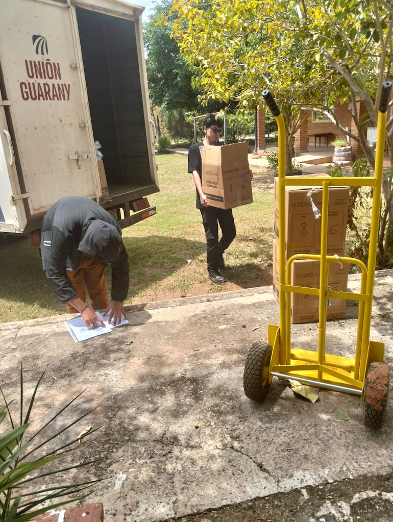 Los útiles escolares llegaron en tiempo y forma a las instituciones educativas del departamento de Paraguarí.