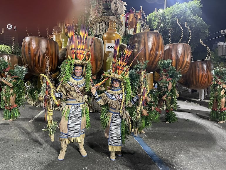 "Desde el 2008 cumpliendo mi sueño y esta vez con Maxi", expresó feliz Nora Ruoti en sus redes sociales. (Facebook/Nora Ruoti)