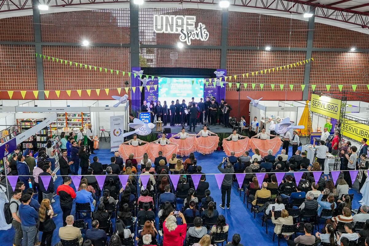 Libroferia Encarnación 2026 se despide con literatura, ajedrez gigante y rock