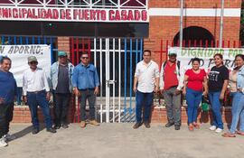 Cierran sede de Municipalidad de Puerto Casado en protesta por falta de recursos.