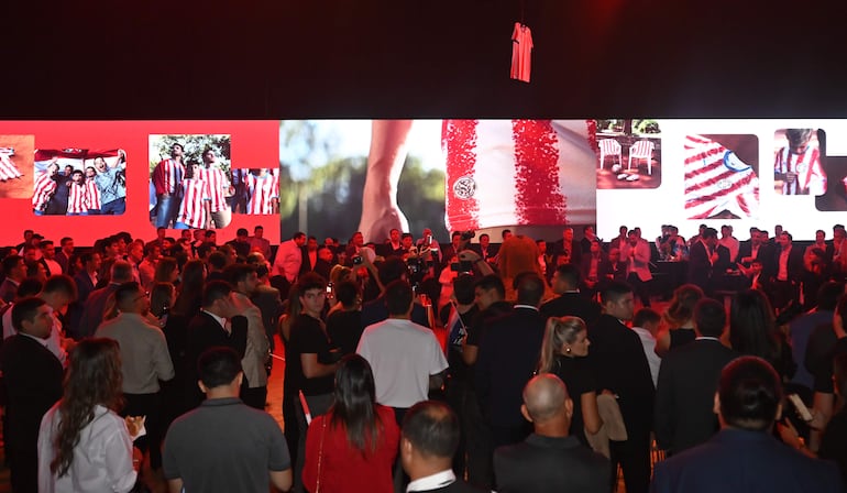 La afición paraguaya aguarda con ansias el Mundial de Fútbol 2026.