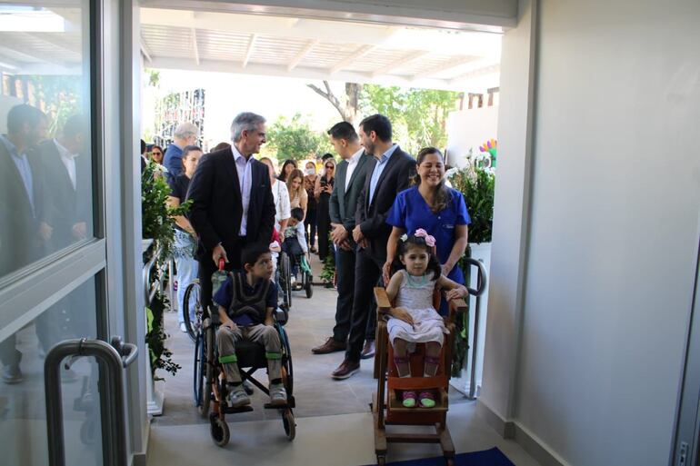 La Fundación Teletón inauguró su nuevo espacio de hidroterapia en el Centro de Rehabilitación Integral de Asunción.