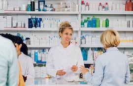 Los farmacéuticos son profesionales clave en la atención primaria a la ciudadanía.