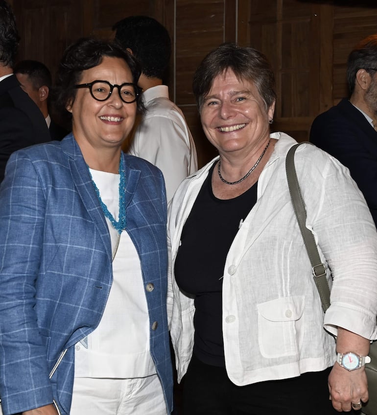 Alexia Levesque y Claudia Arce. 