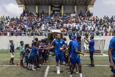 Aficionados de Cabo Verde asistieron en gran número para alentar a su selección con vistas a la Copa del Mundo.