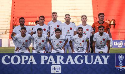 Formación ganadora del Deportivo Minga Guazú, representante de la Unión del Fútbol del Interior, que eliminó a un rival de la máxima categoría de la Asociación Paraguaya de Fútbol, Sportivo Luqueño.