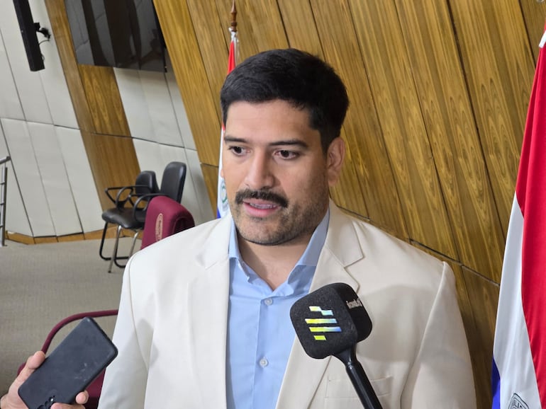 Fondos del IPS: temen por sistema financiero y jubilados a causa de Ueno