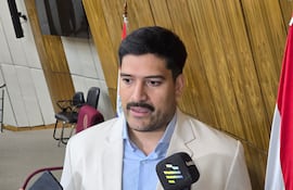 Diputado Mauricio Espínola (ANR, Añeteté), solititante del pedido de informes.