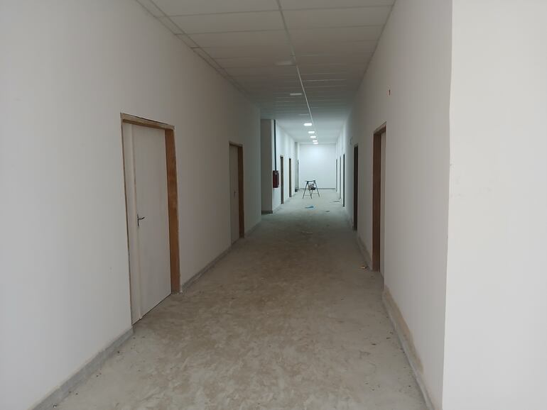 Bloque de salas de consultorios del nuevo Hospital Regional.