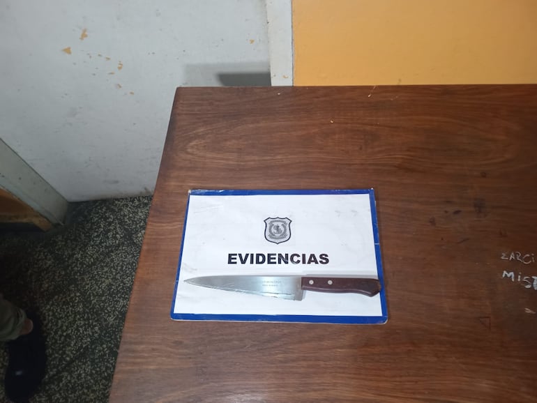 Arma incautada durante el procedimiento.