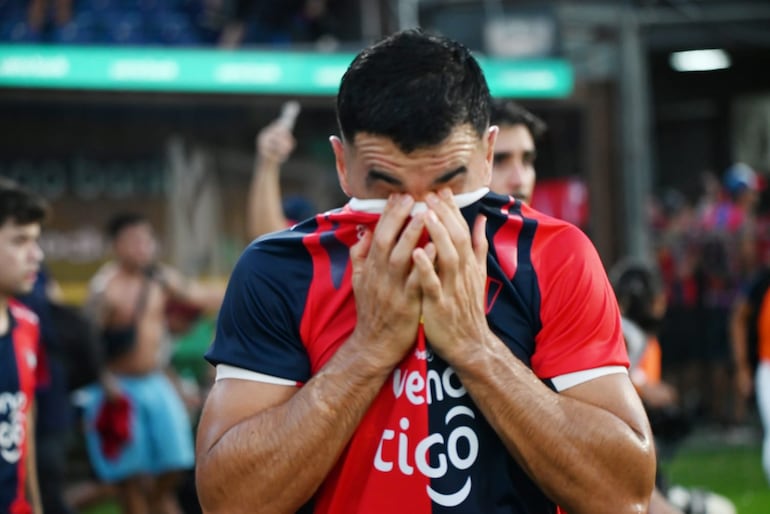 Video: incidentes en las gradas causaron suspensión de clásico Olimpia – Cerro