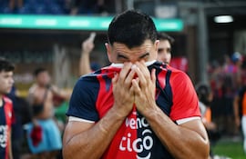 Olimpia Cerro Porteño clásico superclásico incidentes hinchas Defensores del Chaco