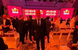 Mariano Esteban Uglessich (43 años), entrenador de la Selección Paraguaya Sub 17 presente en el sorteo del mundial de la categoría.