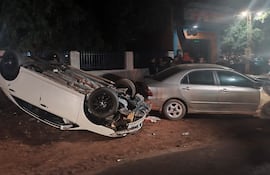 Violento choque con vuelco en la ruta Luque-Limpio dejó dos heridos