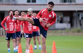 El delantero de Independiente de Avellaneda, Gabriel Ávalos en la movilización de de la selección paraguaya de fútbol, en el Centro de Alto Rendimiento de Ypané.