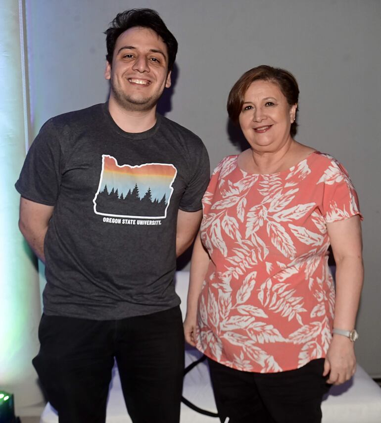 Matías Viveros y Gloria Rolón.