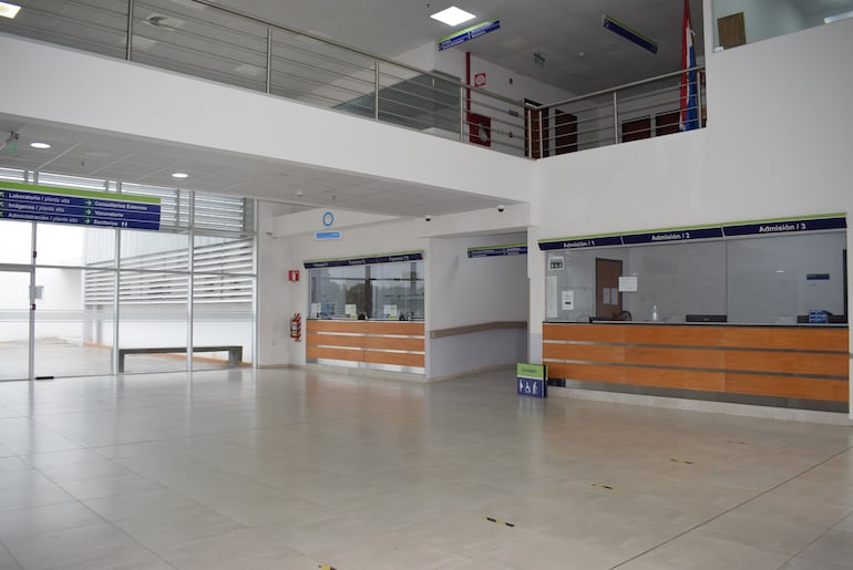 Una víbora de tamaño regular fue detectada en el sector de admisión de la Unidad Sanitaria de Paraguarí.