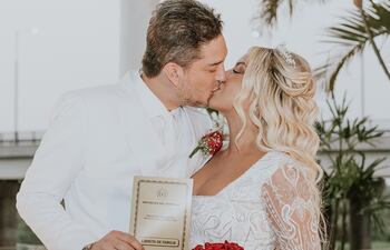 Junior Rodríguez y Fátima Román celebraron su primer aniversario de matrimonio.