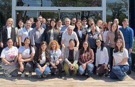 Parte del gran equipo de Mass Publicidad, que conmemora tres décadas y media de trayectoria.