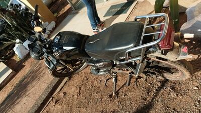 La  Policía recuperó una moto robada frente al Palacio de Justicia de Luque, por un hombre que obtuvo medidas alternativas a la prisión minutos antes.