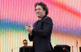 El director de orquesta venezolano Gustavo Dudamel durante su presentación con la LA Phil en el festival Coachella.