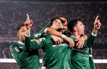 El zaguero paraguayo, Gustavo Gómez en la celebración de su tanto ante River Plate, en el estadio Monumental, en la ida de los cuartos de final de la Copa Libertadores de América.