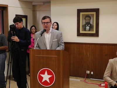 José Duarte Penayo en la ceremonia de entrega de diplomas de la Academia Republicana de la ANR.