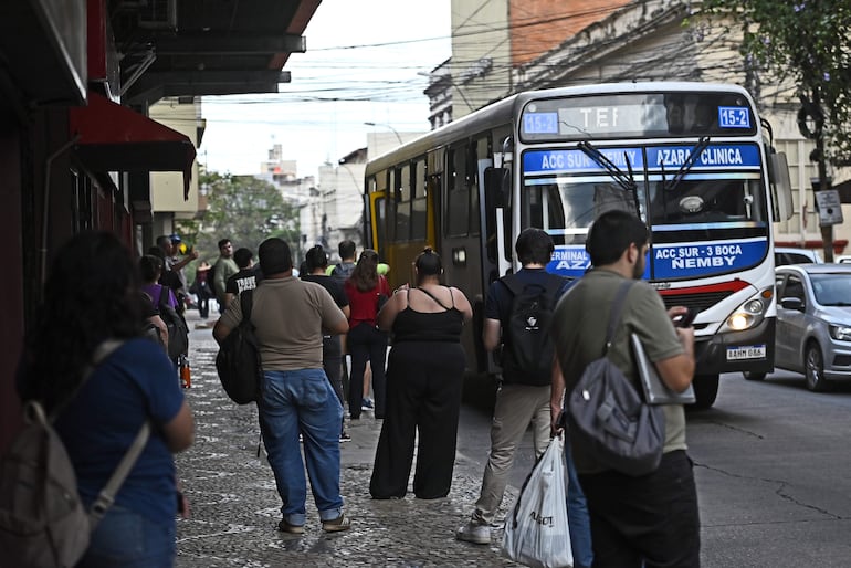 Los usuarios son los que más sufren por el pésimo servicio.