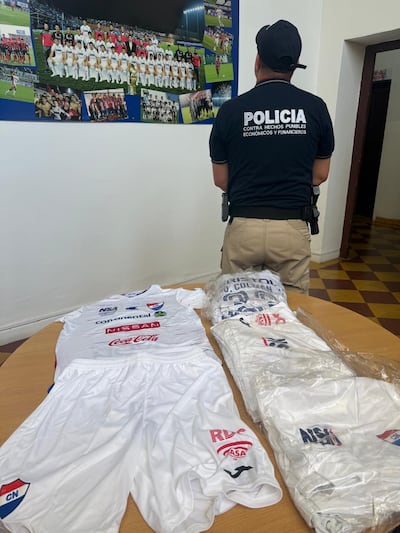 La Policía logró evitar un caso de estaba en el Club Nacional. Se hicieron pasar por un ministro de la Corte que pedía indumentarias.