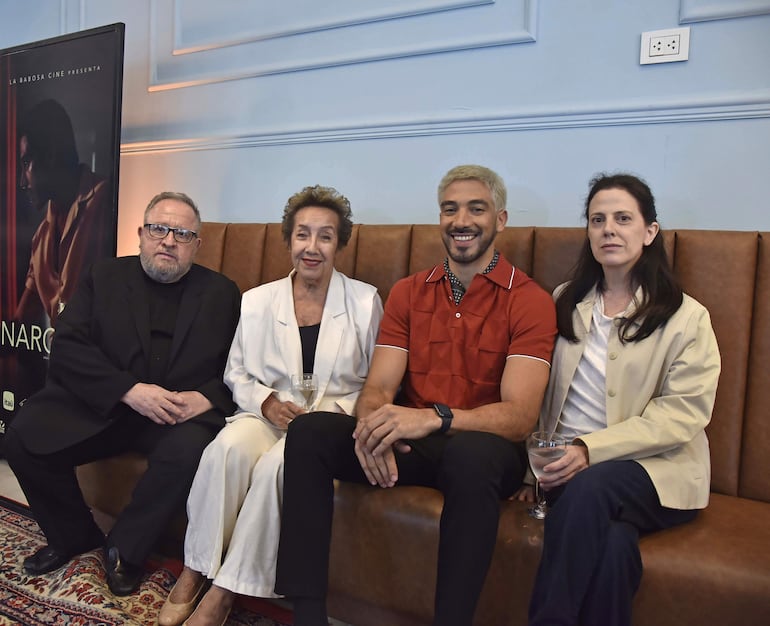 Manuel Cuenca, Margarita Irún, Diro Romero y Natalia Cálcena hablaron del diálogo que establece "Narciso" entre el pasado y el presente.