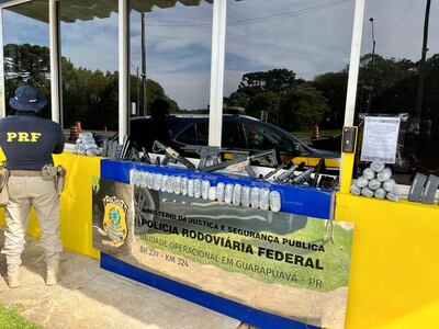 En uno de los procedimientos, agentes de la Policía Rodoviaria Federal (PRF) se incautaron de hachís y armas.