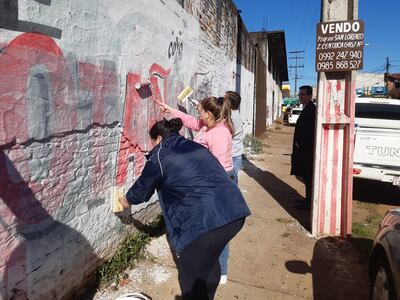 En San Lorenzo iniciaron con el retiro de propaganda relacionada a una campaña electoral.