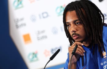 El defensor de Francia Jules Koundé ofrece una conferencia, previo al duelo de semifinales ante España.
